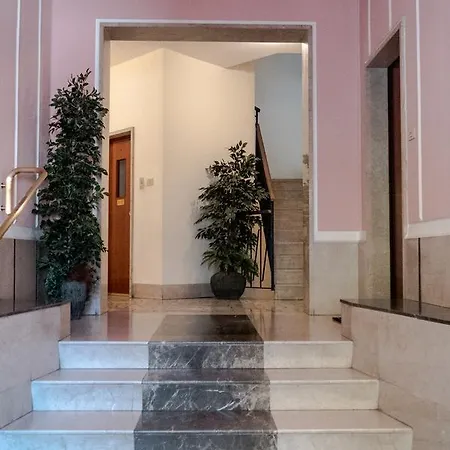 Rebecca's House דירה *